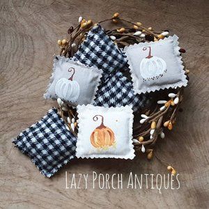 Miniature Fall Farmhouse Pumpkin Buffalo-check